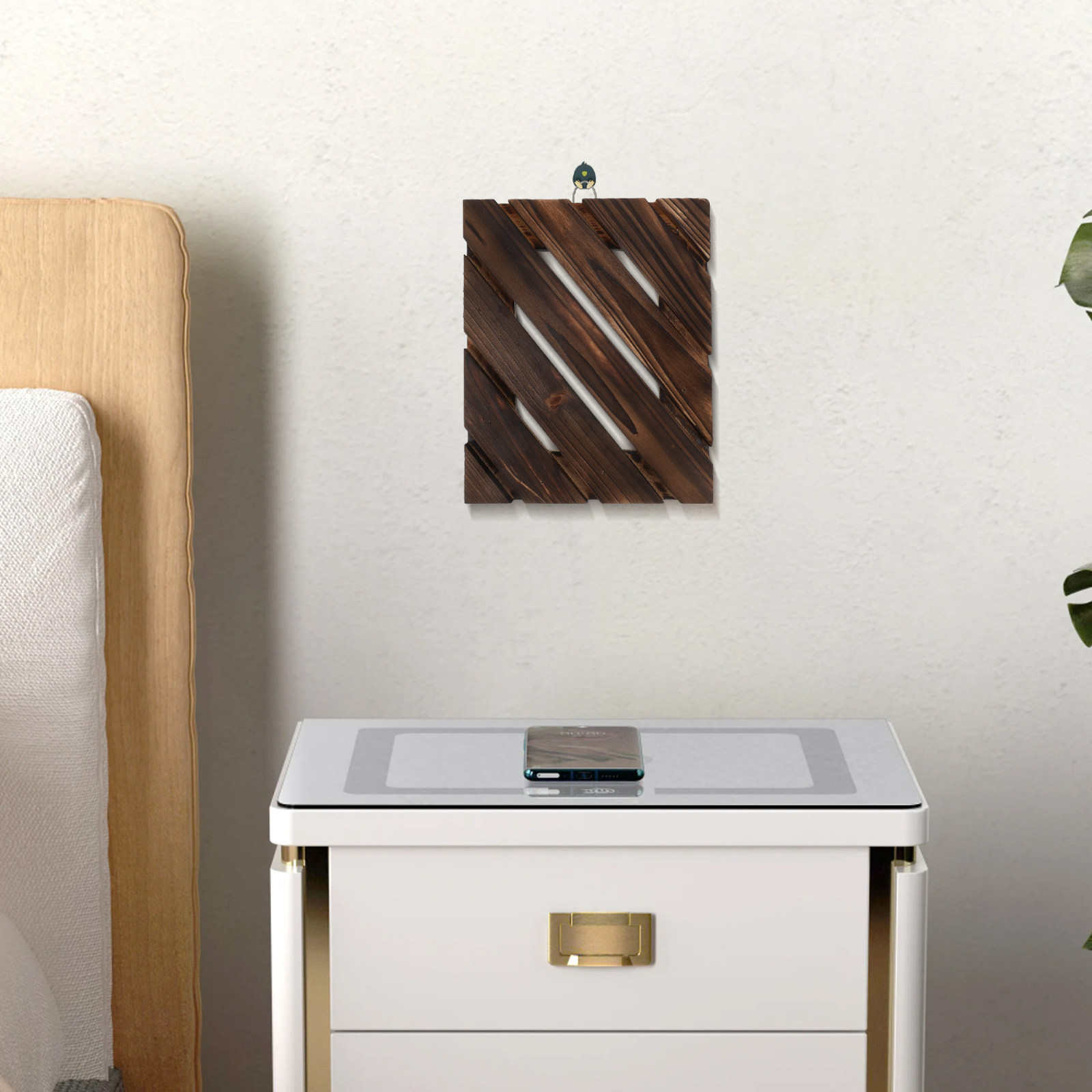 屋内・屋外兼用の木製壁掛けプランター。鹿角シダやラン、つる性 - Vertical Planter のレビューと価格
