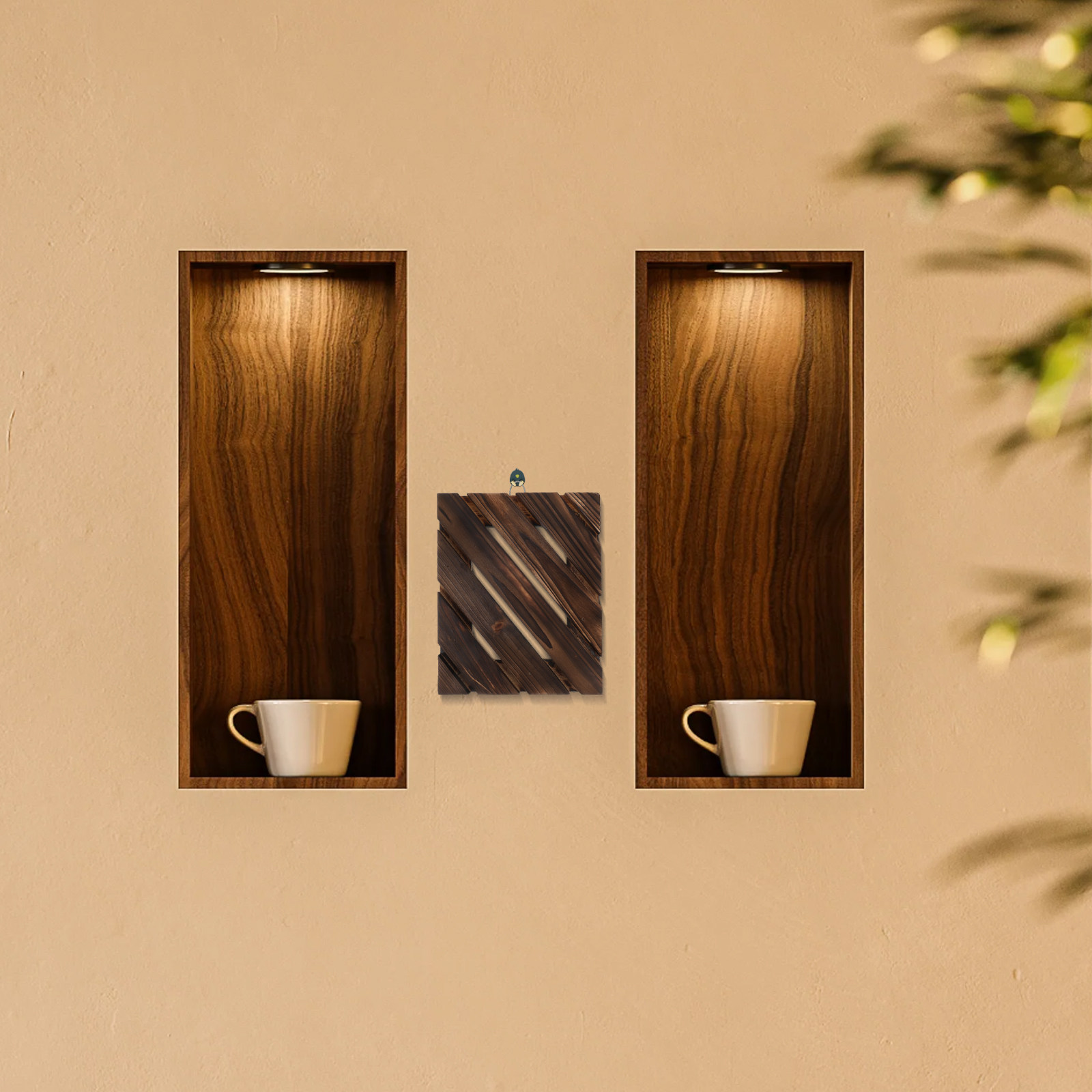 屋内・屋外兼用の木製壁掛けプランター。鹿角シダやラン、つる性 - Vertical Planter のレビューと価格